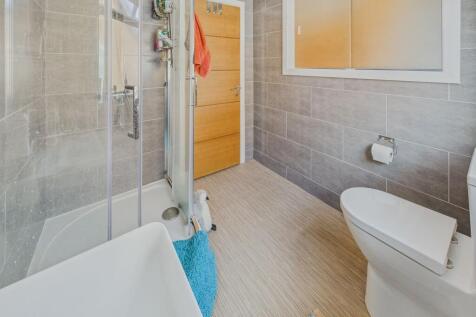 Bedroom Two En Suite