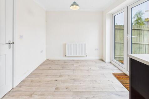 Kitchen / Dining
