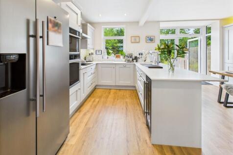 Kitchen /Dining