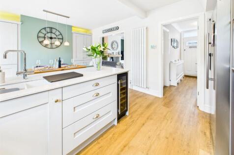 Kitchen /Dining