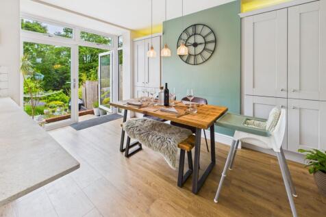 Kitchen /Dining