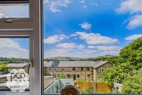 Main Bedroom - Stunning Views