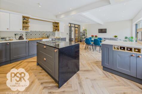 Capacious Kitchen/Living Area