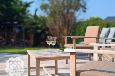Al Fresco Dining