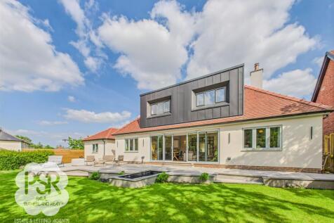 Spacious Rear Garden