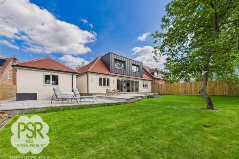 Perfect Outdoor Entertaining or Recreation Space for a Family