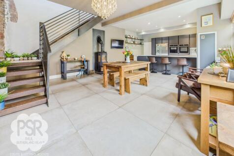 Kitchen / Living Area