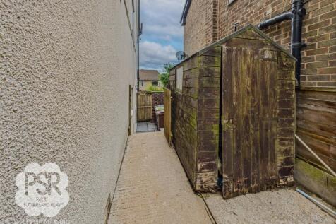Side Alleyway