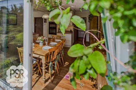 Kitchen Diner - Dining Area