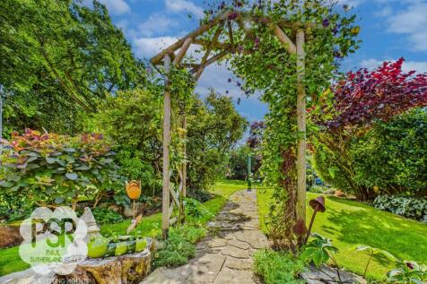 Rear Garden - Stunning Floral Arbor