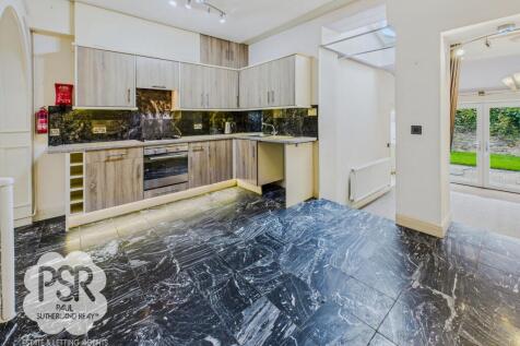 Modern Open-Plan Kitchen Dining Area