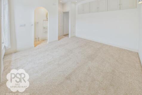 Main Bedroom - with En-Suite and High-Level Cabinets