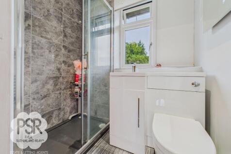 Main Bedroom En-Suite