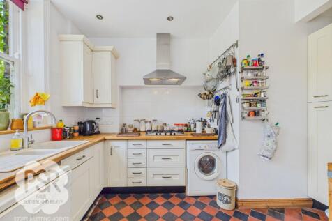 Kitchen - Cooking Area