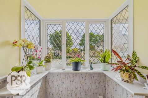 Lounge - Bay Window