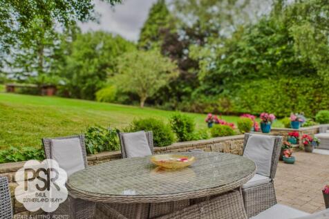 Outdoor Dining Area