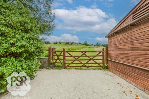 Gateway to the Rear Paddock