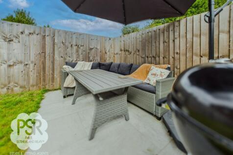 Rear Garden - Outdoor Seating and Entertaining Area