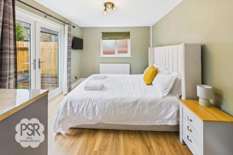 Studio Let Bedroom