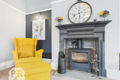 Cottage Lounge