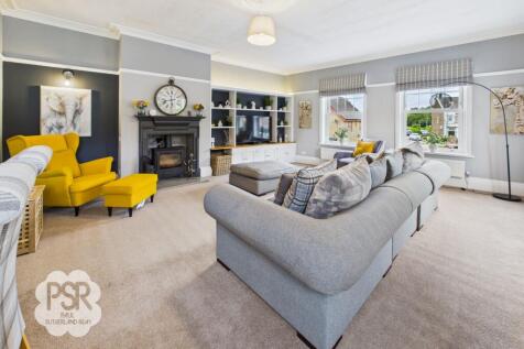 Cottage Lounge