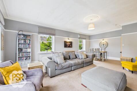 Cottage Lounge