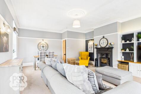 Cottage Lounge