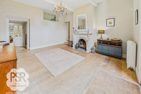 7 - Entrance Hall