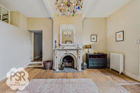 8 - Entrance Hall