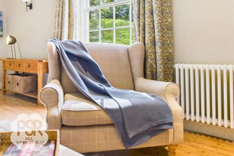 15 - Sitting Room