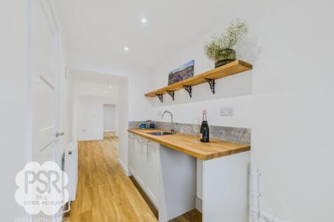 Lower Ground Floor Annexe Kitchenette