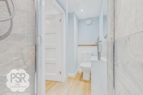 Lower Ground Floor Annexe Bathroom