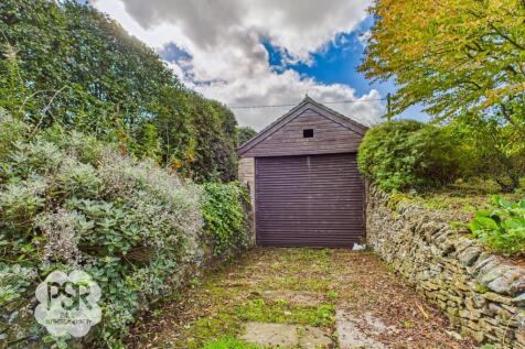 Detached Garage Entrance