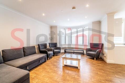 Two bedroom apartment with parking in Edgware