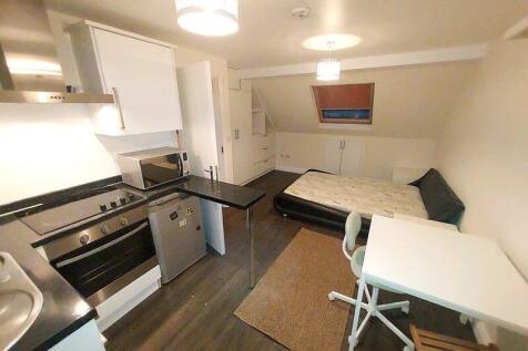 Studio flat in Hendon central. All bills included