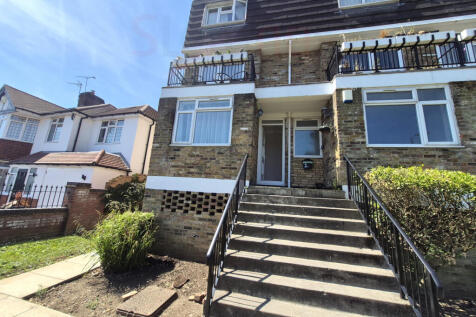 Three-bedroom apartment in Harrow