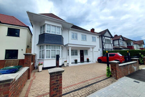 Very large studio flat,Hendon.