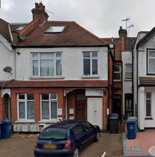 Ground Floor Studio Flat in Harrow Town Centre