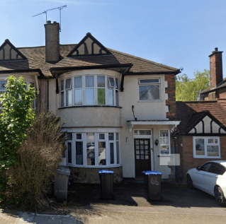 Spacious three-bedroom ground floor flat in Kento