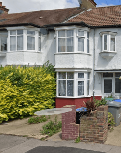 Three-Bedroom Terraced House ¿ Wembley Central