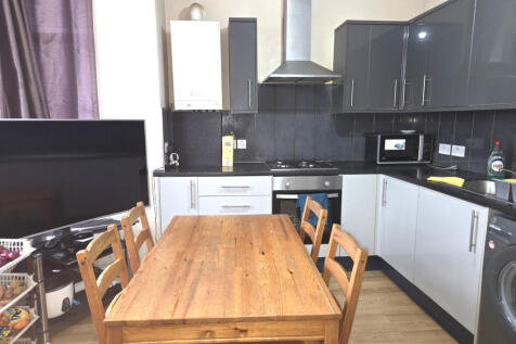 Two Bedroom Duplex First Floor Flat in Harrow Wea
