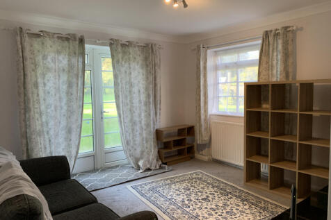 Two Bedroom Ground Floor Flat in Ruislip.