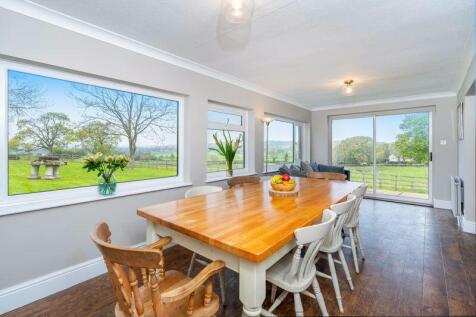 Highlander Farmhouse Dining Room