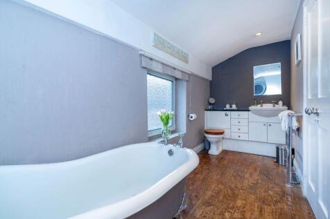 Highlander Farmhouse Bathroom