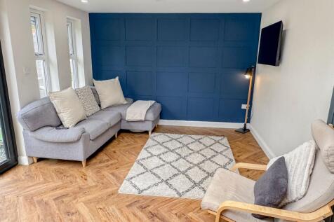 Dining/Lounge Area