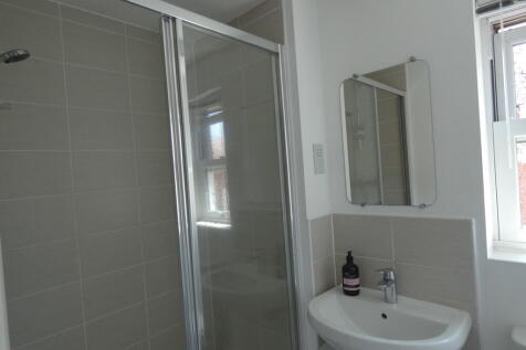 Double shower cub...