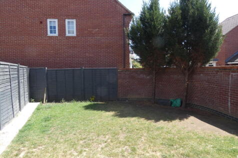 Fully enclosed re...
