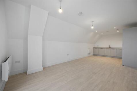 Wrealty - 25 Sloane Court - ReceptionB.JPG
