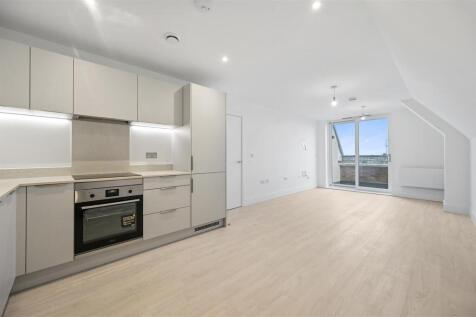 Wrealty - 25 Sloane Court - Reception.JPG