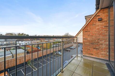 Wrealty - 27 Sloane Court - Balcony.jpg